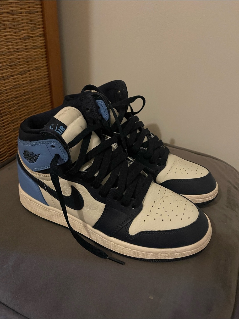 Air Jordan 1 Retro High OG GS Obsidian